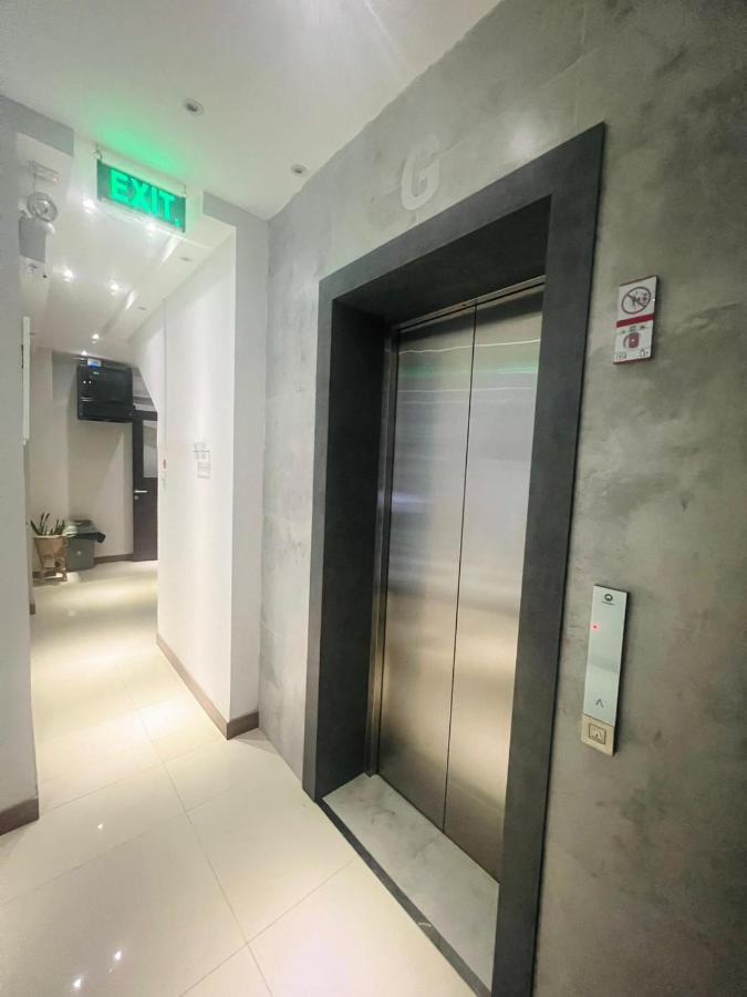 Oxy Suites G-03 At Shop House Meisterstadt Pollux Habibie Batam 外观 照片